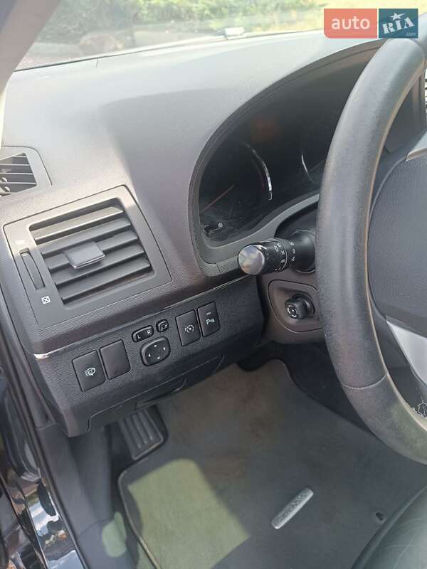 Универсал Toyota Avensis 2011 в Житомире фото 9 Универсал Toyota Avensis 2011 в Житомире