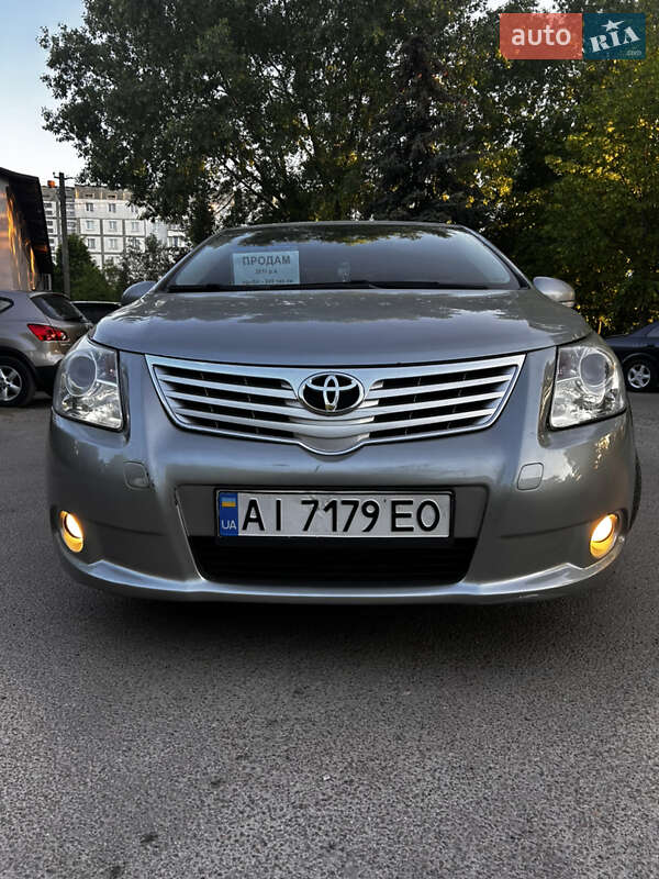 Седан Toyota Avensis 2011 в Василькове