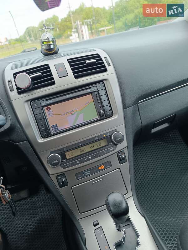 Универсал Toyota Avensis 2011 в Виноградове