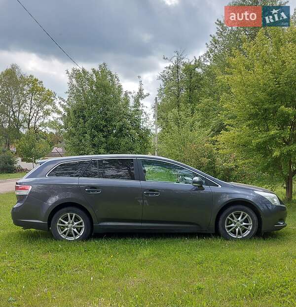 Универсал Toyota Avensis 2010 в Богородчанах