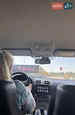 Седан Toyota Avensis 2011 в 