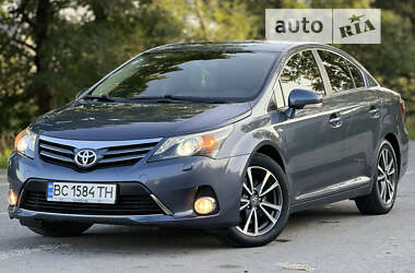 Седан Toyota Avensis 2012 в Самборе