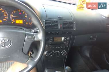 Седан Toyota Avensis 2008 в Львові