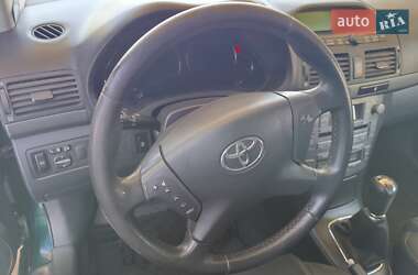 Седан Toyota Avensis 2004 в 