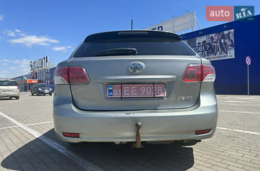 Универсал Toyota Avensis 2010 в Нововолынске