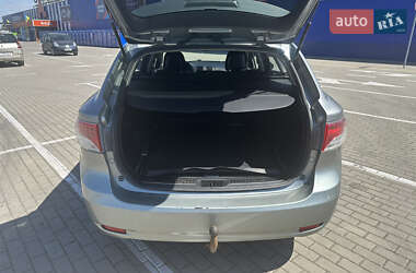 Универсал Toyota Avensis 2010 в Нововолынске