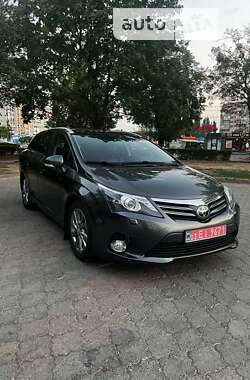 Універсал Toyota Avensis 2015 в Луцьку