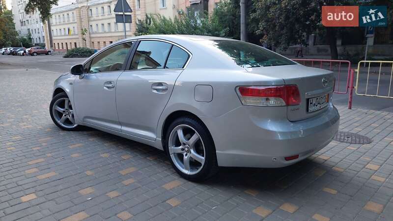 Седан Toyota Avensis 2009 в Одесі
