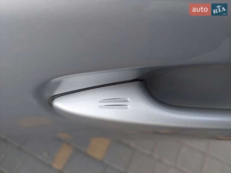 Седан Toyota Avensis 2009 в Одесі