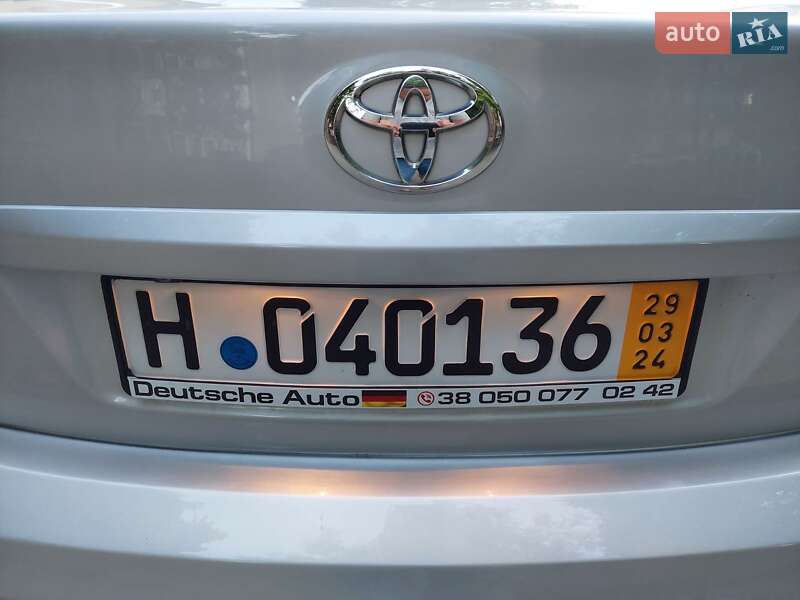 Седан Toyota Avensis 2009 в Одесі