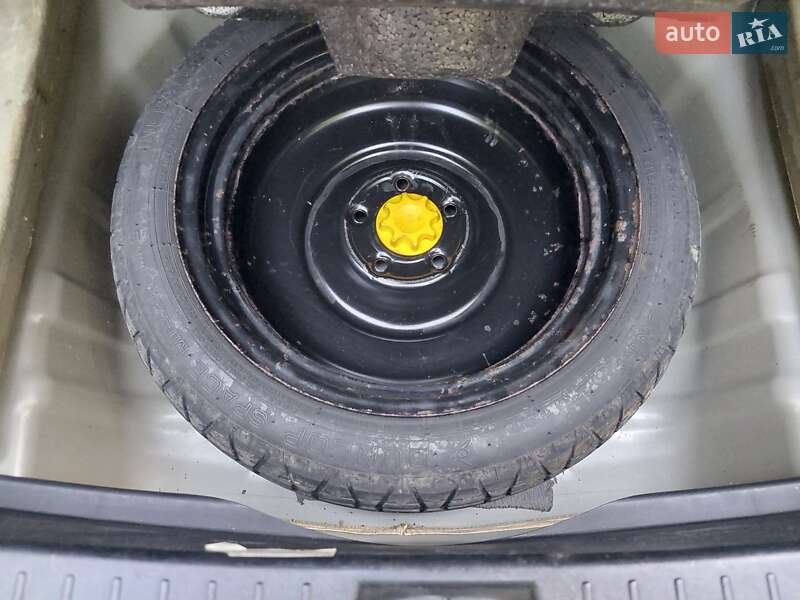 Седан Toyota Avensis 2009 в Одесі