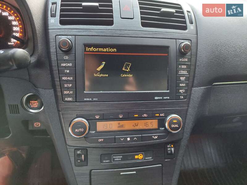 Седан Toyota Avensis 2009 в Одесі