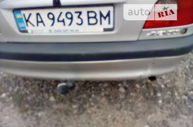 Седан Toyota Avensis 2000 в Одессе