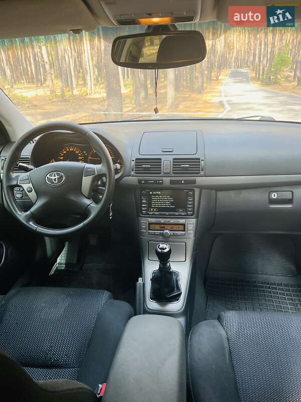 Универсал Toyota Avensis 2007 в Полтаве