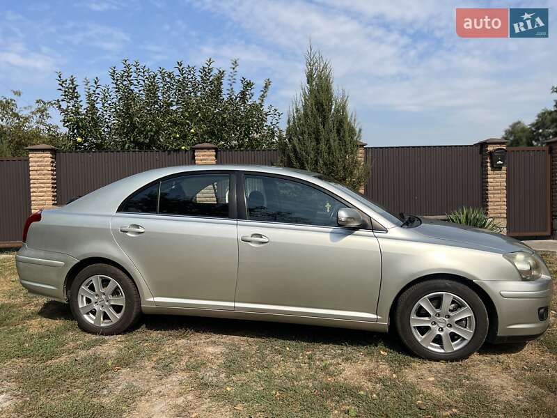 Седан Toyota Avensis 2007 в Виннице