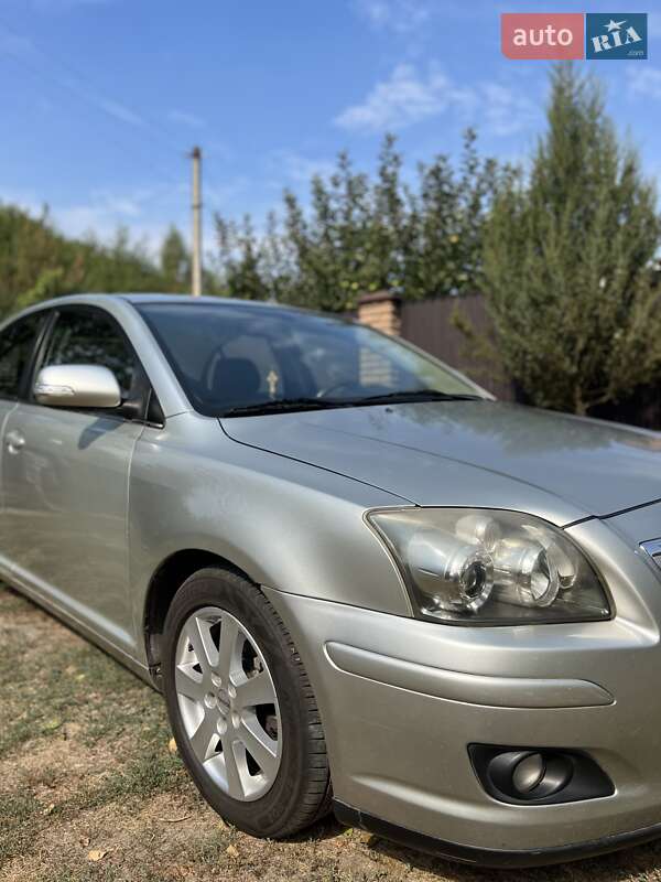 Седан Toyota Avensis 2007 в Виннице
