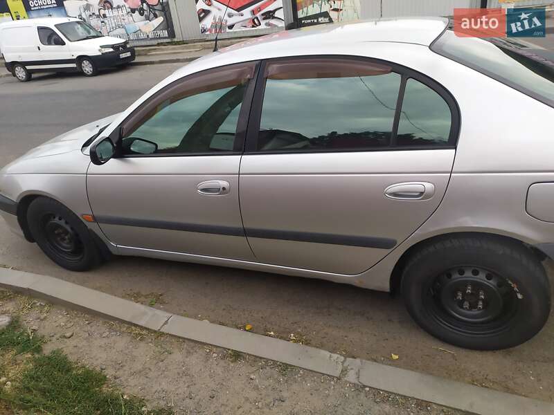 Седан Toyota Avensis 2001 в Немирові