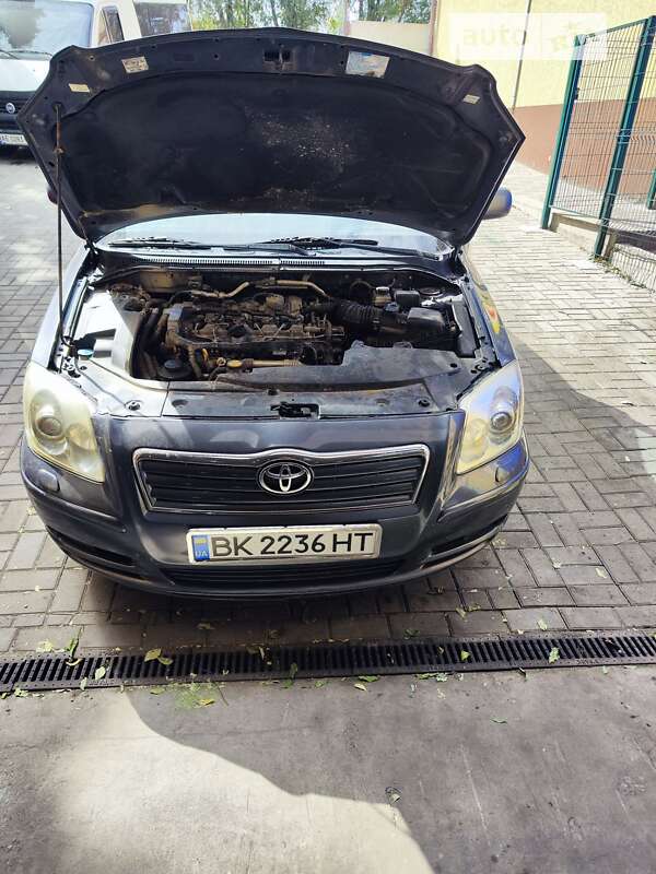 Седан Toyota Avensis 2006 в Борисполе