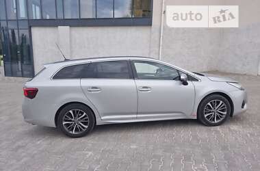 Универсал Toyota Avensis 2016 в Ровно