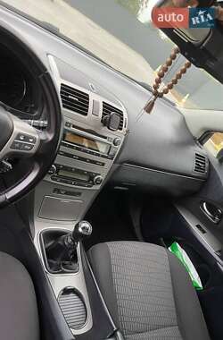 Універсал Toyota Avensis 2011 в 