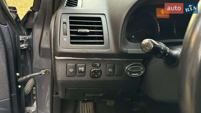 Универсал Toyota Avensis 2011 в Житомире фото 12 Универсал Toyota Avensis 2011 в Житомире