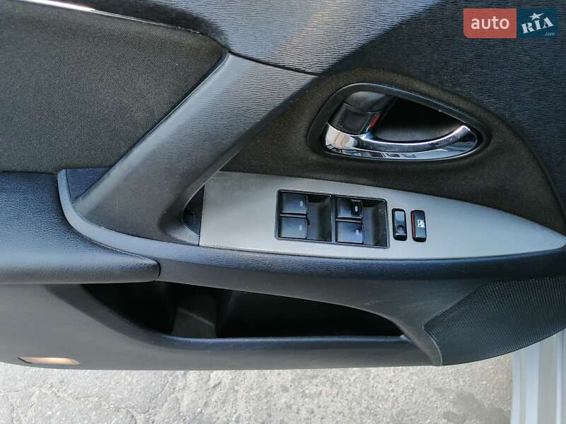 Седан Toyota Avensis 2008 в Кременчуге