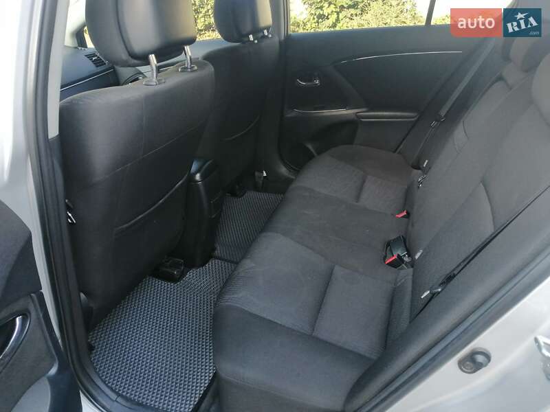 Седан Toyota Avensis 2008 в Кременчуге