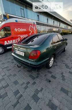 Седан Toyota Avensis 1998 в Южном