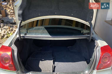 Седан Toyota Avensis 2006 в 