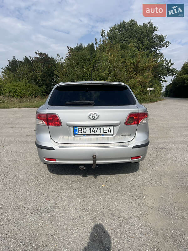 Универсал Toyota Avensis 2011 в Тернополе