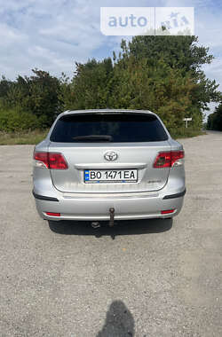 Универсал Toyota Avensis 2011 в Зборове