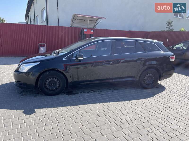 Універсал Toyota Avensis 2011 в Кам'янці-Бузькій