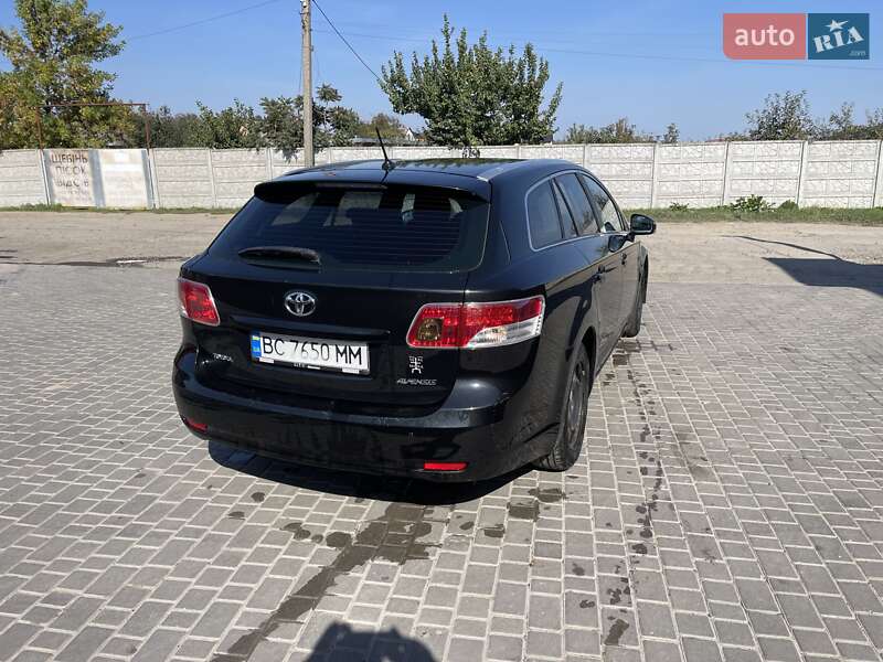 Універсал Toyota Avensis 2011 в Кам'янці-Бузькій