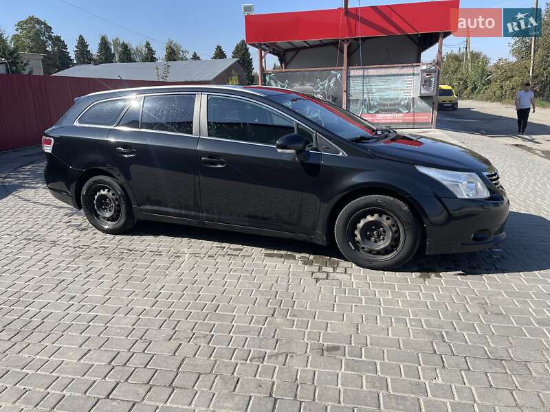 Універсал Toyota Avensis 2011 в Кам'янці-Бузькій
