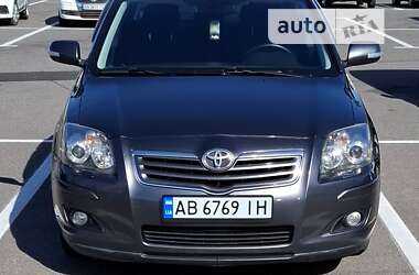 Седан Toyota Avensis 2008 в Виннице