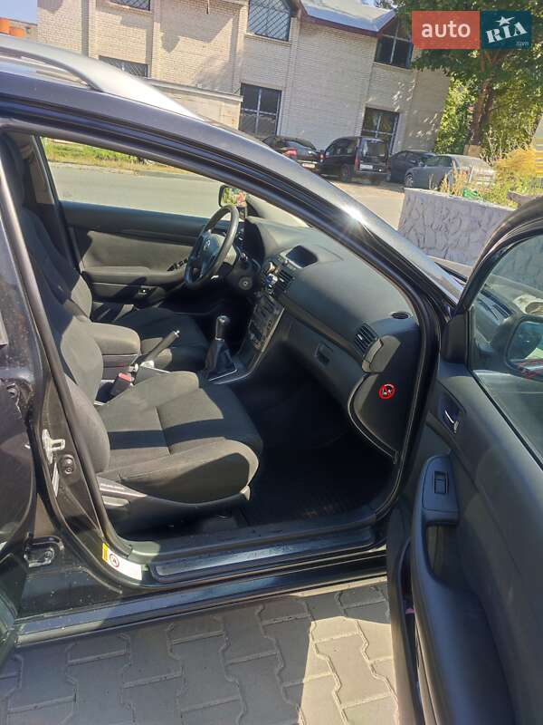 Универсал Toyota Avensis 2006 в Львове