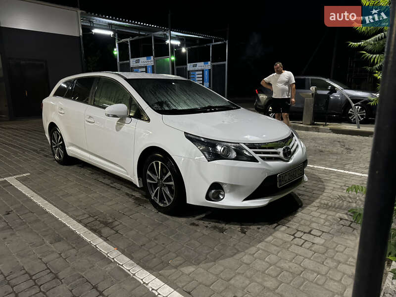 Универсал Toyota Avensis 2013 в Луцке