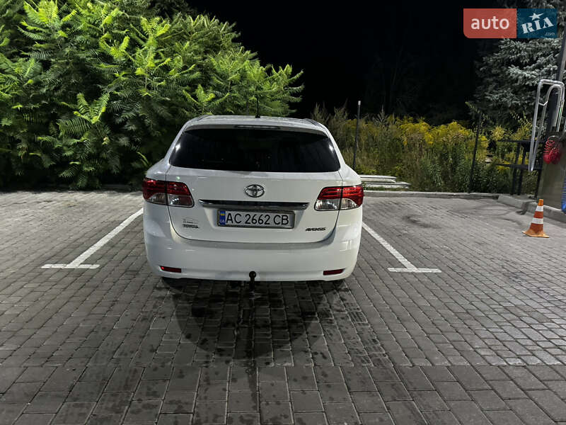Универсал Toyota Avensis 2013 в Луцке