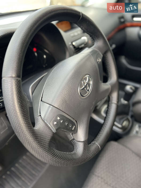 Универсал Toyota Avensis 2004 в Чорткове фото 21 Универсал Toyota Avensis 2004 в Чорткове