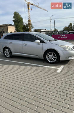 Универсал Toyota Avensis 2010 в Тернополе