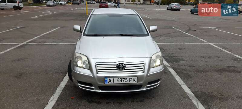 Седан Toyota Avensis 2004 в Броварах