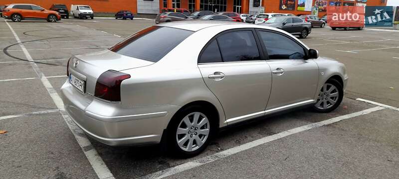 Седан Toyota Avensis 2004 в Броварах