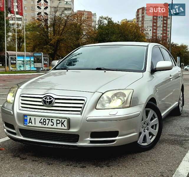Седан Toyota Avensis 2004 в 
