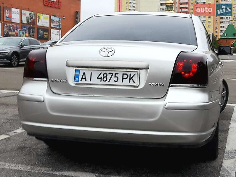 Седан Toyota Avensis 2004 в Броварах