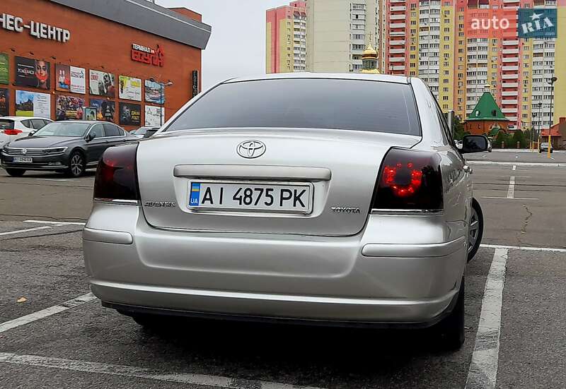 Седан Toyota Avensis 2004 в Броварах