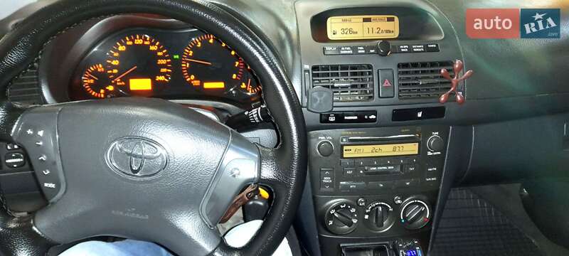 Седан Toyota Avensis 2004 в Броварах