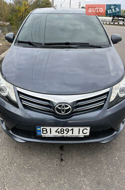 Toyota Avensis 2012