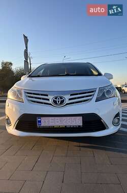 Toyota Avensis 2012