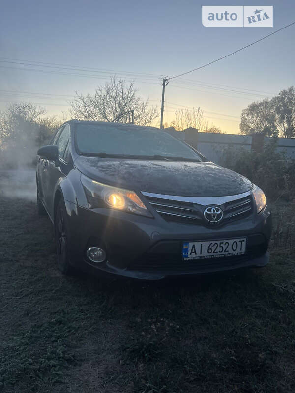 Універсал Toyota Avensis 2014 в Києві