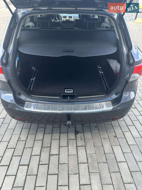 Універсал Toyota Avensis 2012 в Шепетівці